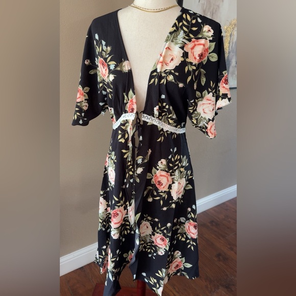 Love Riche Sweaters - Floral print kimono lace detail cardigan